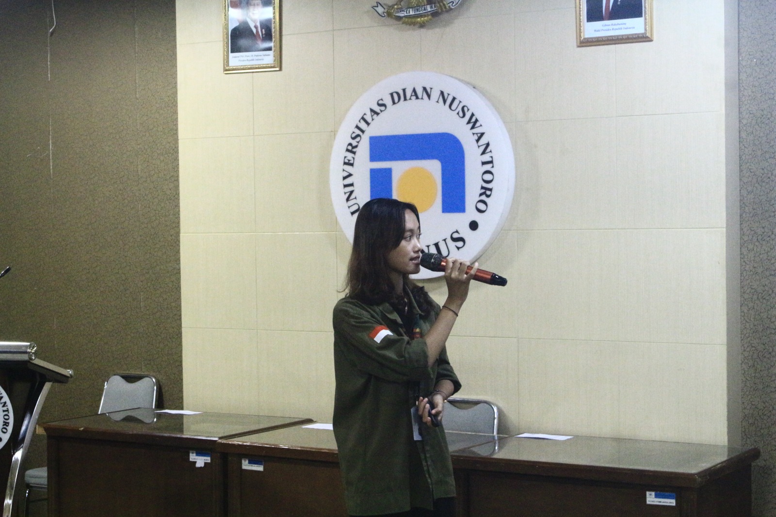 Presentasi dan evaluasi program kerja HMKL